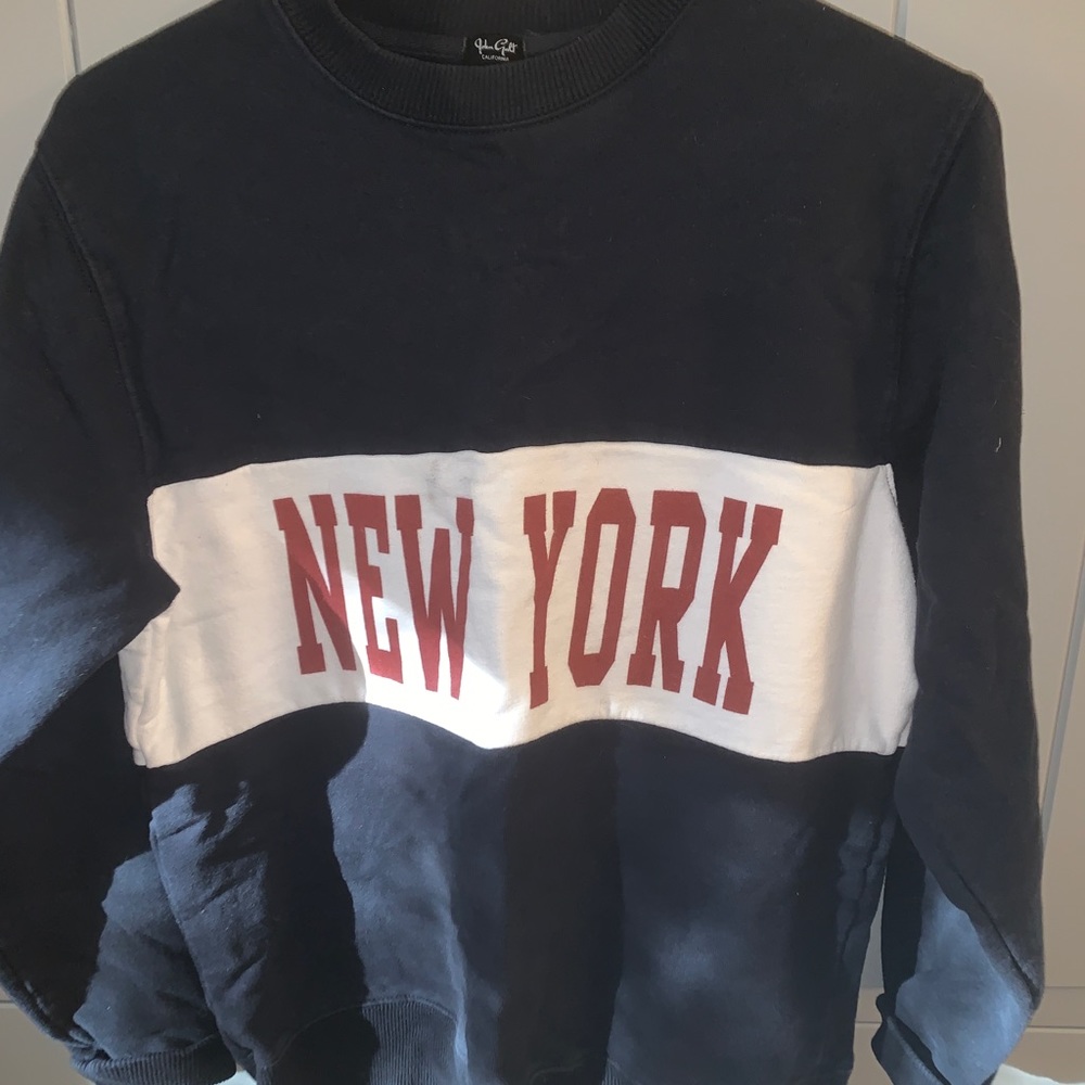 Sweatshirt